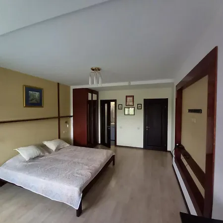 Квартира Апартаменты С Авторскими Ремонтом Yuzhne Exterior photo